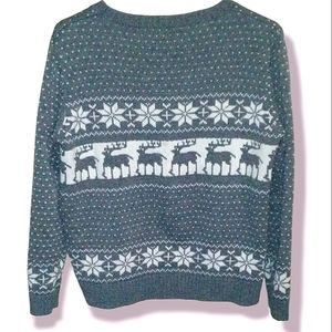 Pol sweater gray and white with folk art design snowflakes deer L